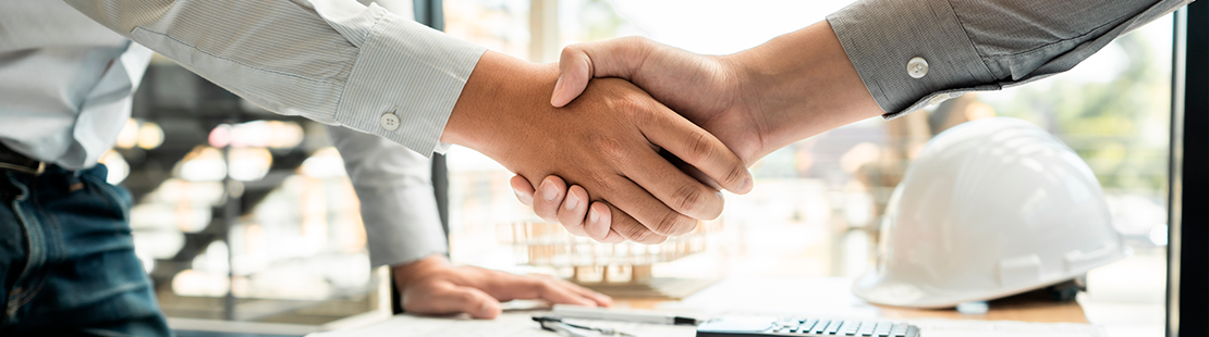 Contrato com cliente e empreiteira